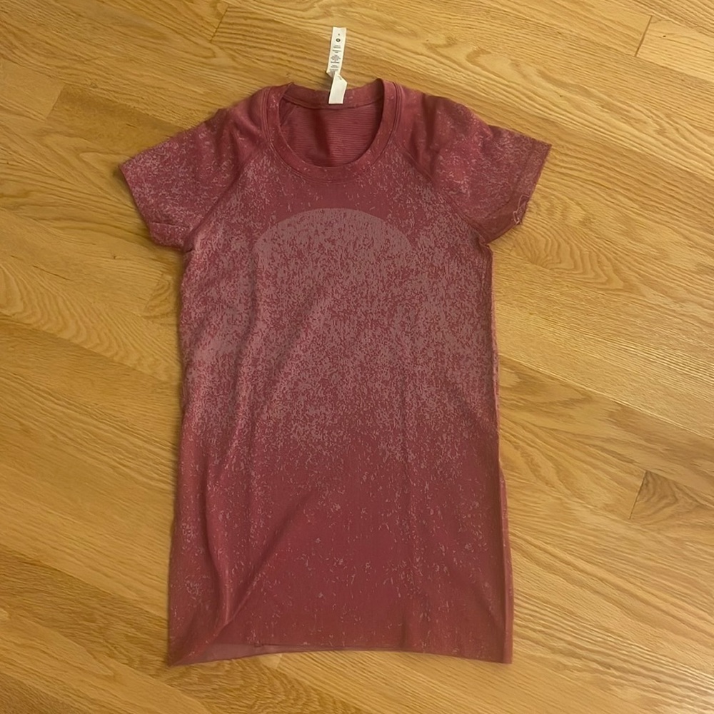 Lululemon swiftly S/S size 4 perfect condition